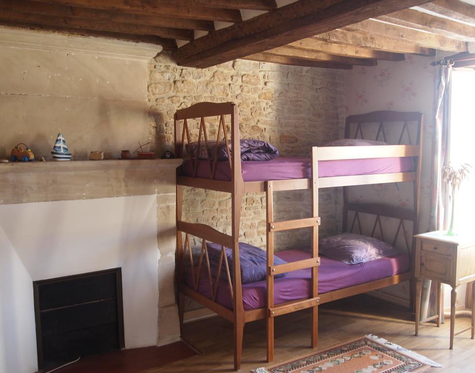 Chambres Et Tables D'Hotes A L'Auberge Touristique Meuvaines Exterior photo